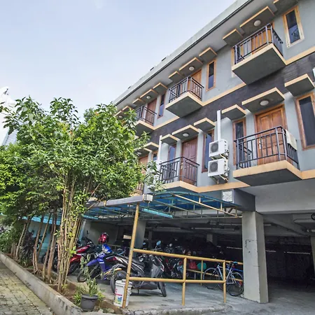 Reddoorz Plus Near Ciputra World Kuningan 2-2